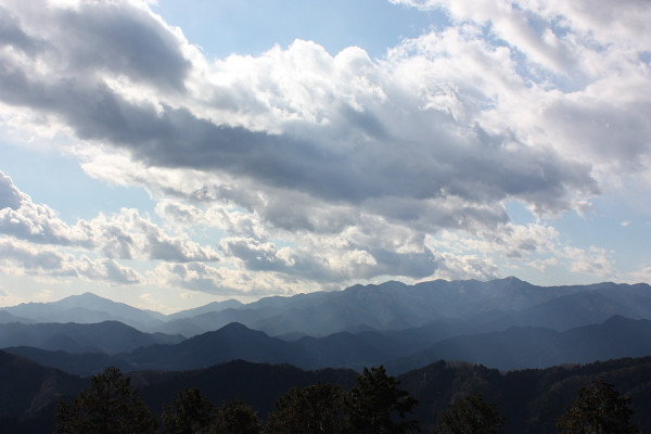 12月下旬の寒風の中の山歩き
