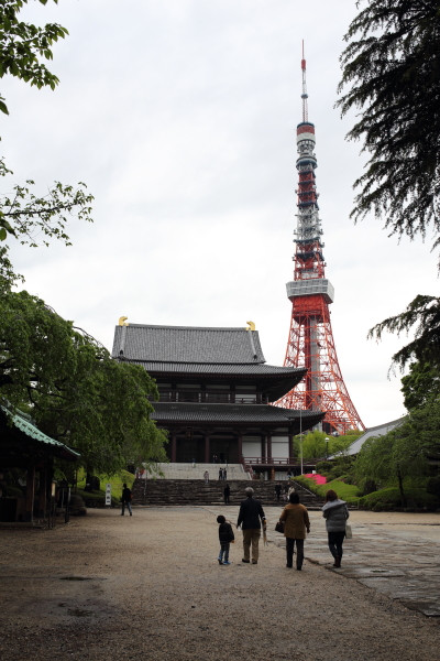 4月下旬、冷たい雨上がりの都心散歩